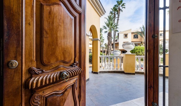 Resale - Apartment -
Torrevieja - Playa de los Locos