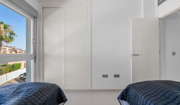 Återförsäljning - Bungalow -
Punta Prima - Costa Blanca