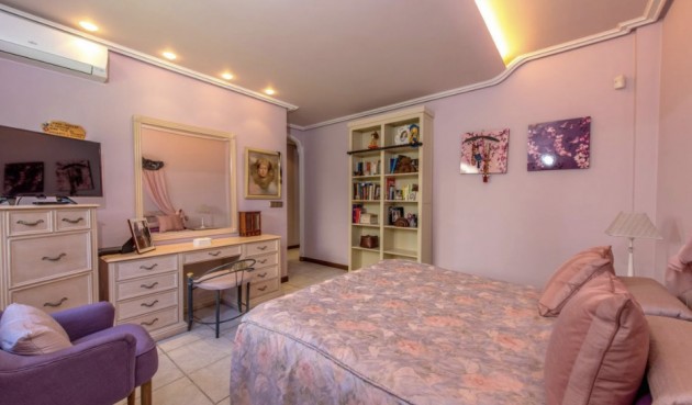 Brukt - Villa -
La Mata - Costa Blanca