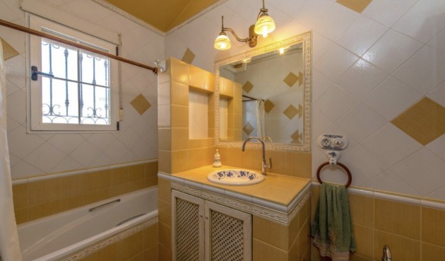 Brukt - Villa -
La Mata - Costa Blanca