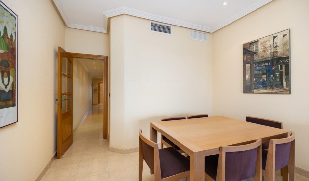 Brukt - Apartment -
Torrevieja - Paseo Maritimo