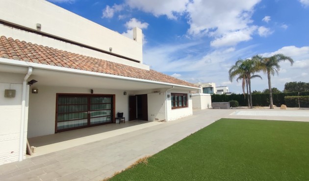 Brukt - Villa -
Peraleja Golf - Inland