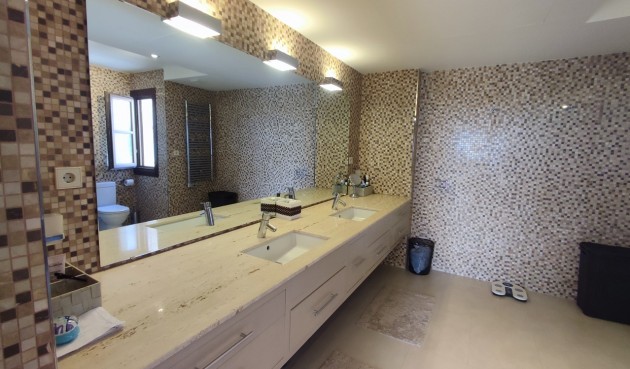 Brukt - Villa -
Peraleja Golf - Inland