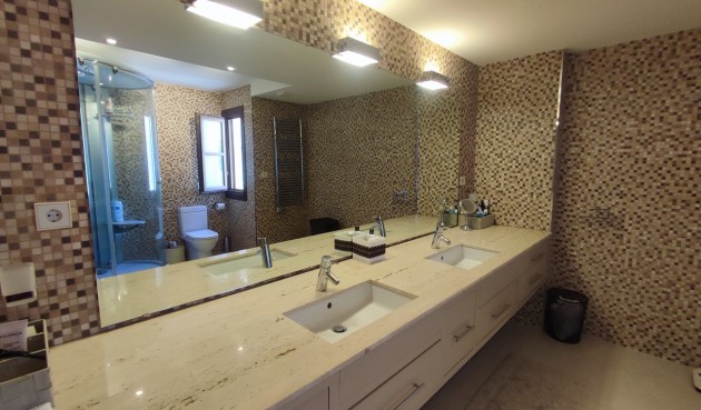 Brukt - Villa -
Peraleja Golf - Inland