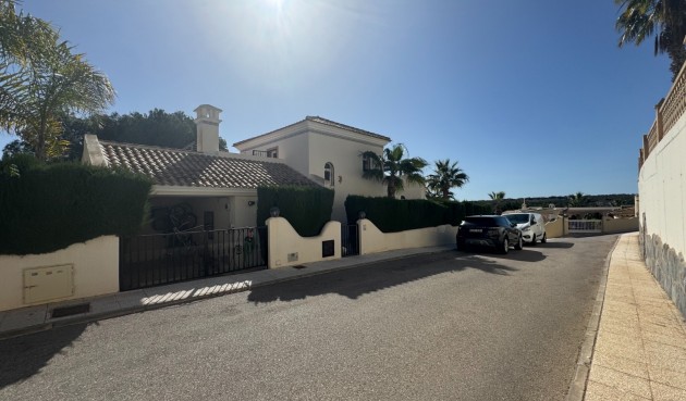 Resale - Villa -
Orihuela Costa - Costa Blanca