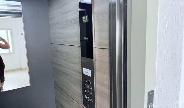 Återförsäljning - Apartment -
Torrevieja - La Mata