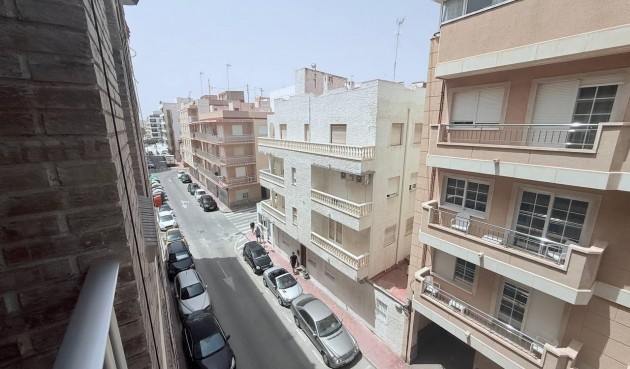 Återförsäljning - Apartment -
Torrevieja - La Mata