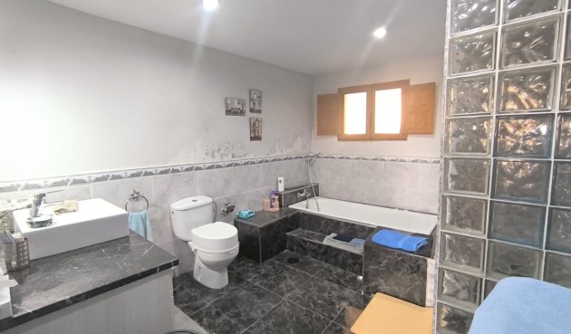 Resale - Villa -
Chinorlet - Inland