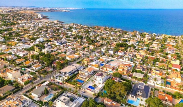 Återförsäljning - Villa -
Cabo Roig - Costa Blanca