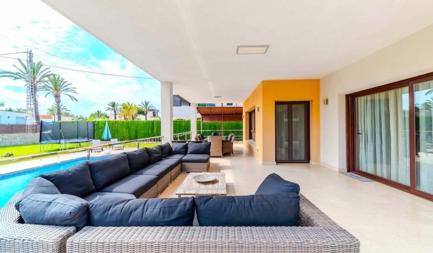 Återförsäljning - Villa -
Cabo Roig - Costa Blanca