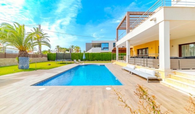 Återförsäljning - Villa -
Cabo Roig - Costa Blanca