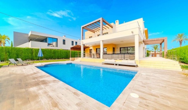 Återförsäljning - Villa -
Cabo Roig - Costa Blanca