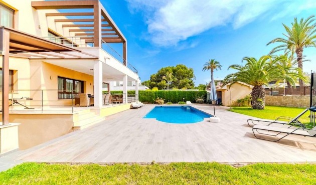 Återförsäljning - Villa -
Cabo Roig - Costa Blanca