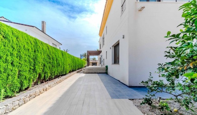 Återförsäljning - Villa -
Cabo Roig - Costa Blanca