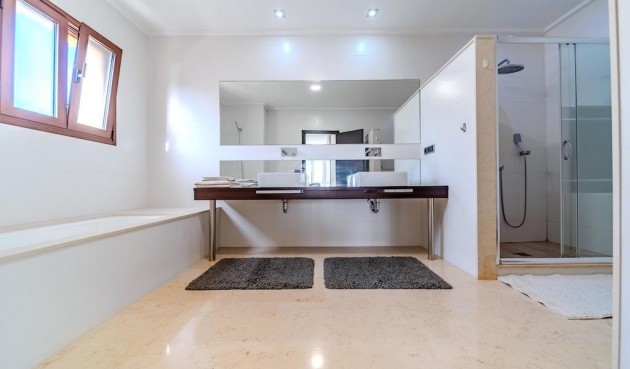 Återförsäljning - Villa -
Cabo Roig - Costa Blanca