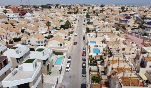 Återförsäljning - Town House Penthouse -
Torrevieja - La Florida