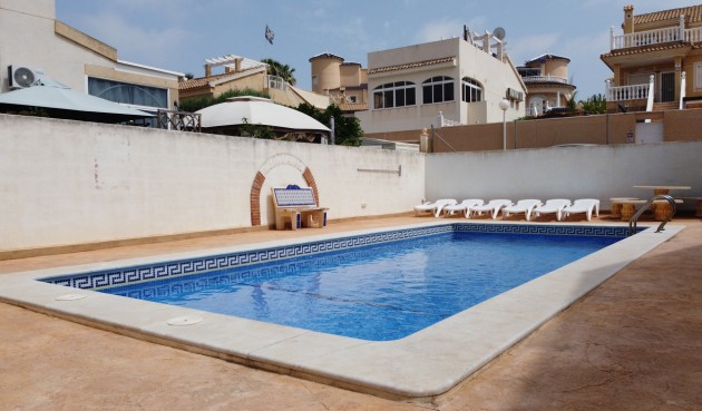 Återförsäljning - Town House Penthouse -
Torrevieja - La Florida