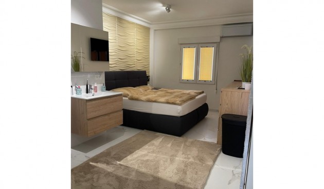 Återförsäljning - Apartment -
Torrevieja - Costa Blanca