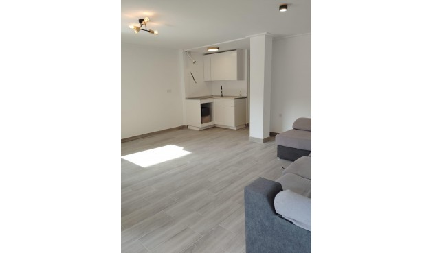 Återförsäljning - Apartment -
Torrevieja - Centro