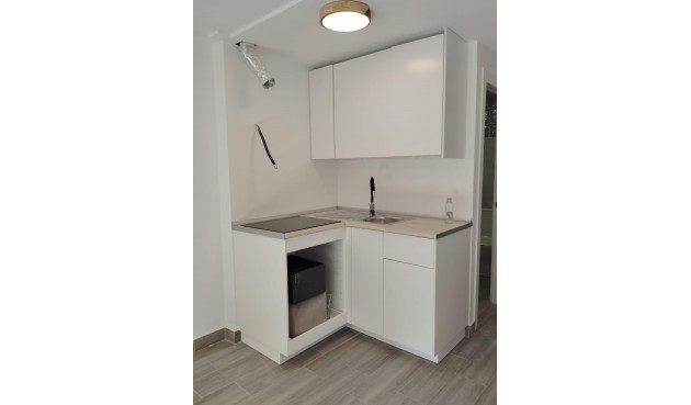 Återförsäljning - Apartment -
Torrevieja - Centro