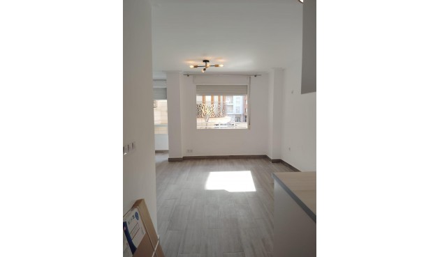 Återförsäljning - Apartment -
Torrevieja - Centro