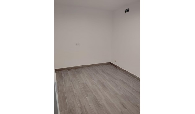 Återförsäljning - Apartment -
Torrevieja - Centro