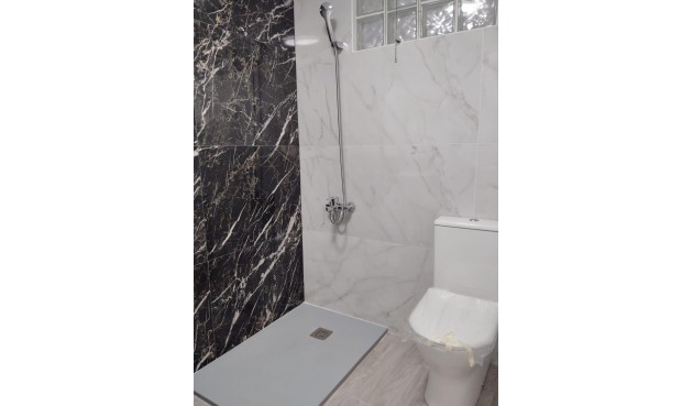 Återförsäljning - Apartment -
Torrevieja - Centro