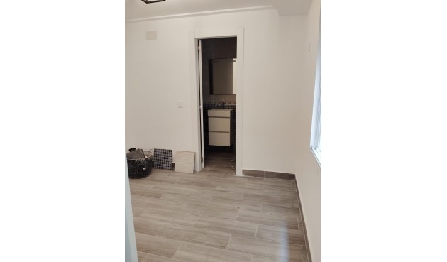 Återförsäljning - Apartment -
Torrevieja - Centro