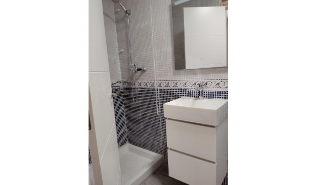 Återförsäljning - Apartment -
Torrevieja - Centro