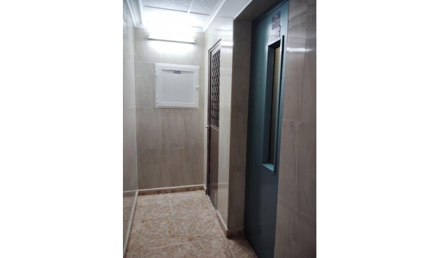 Återförsäljning - Apartment -
Torrevieja - Centro