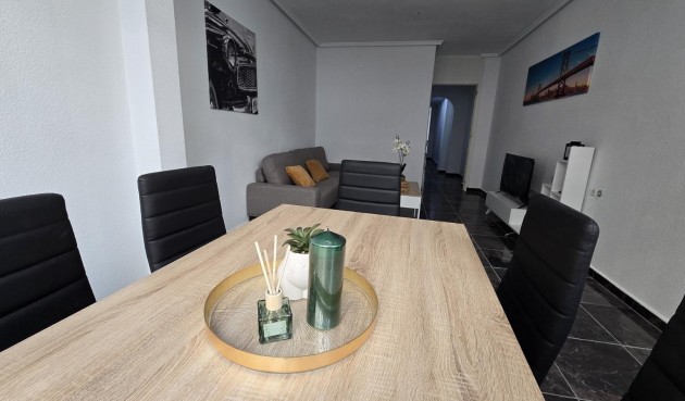 Brukt - Apartment -
Torrevieja - Centro - Muelle Pesquero