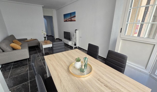 Brukt - Apartment -
Torrevieja - Centro - Muelle Pesquero