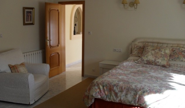 Resale - Villa -
Jalón - Inland