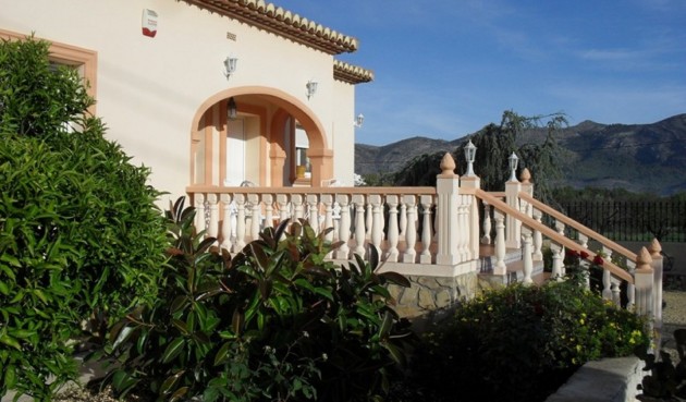 Resale - Villa -
Jalón - Inland