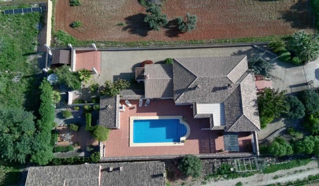 Resale - Villa -
Jalón - Inland