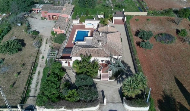 Resale - Villa -
Jalón - Inland