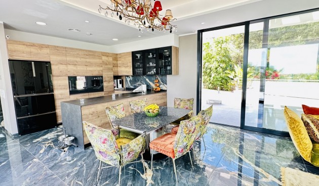 Brukt - Villa -
Las Colinas Golf - Costa Blanca