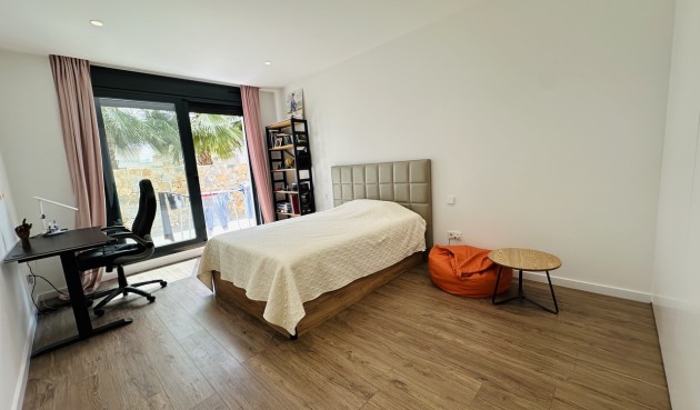 Brukt - Villa -
Las Colinas Golf - Costa Blanca