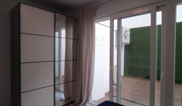 Resale - Apartment -
Torrevieja - Playa del Cura