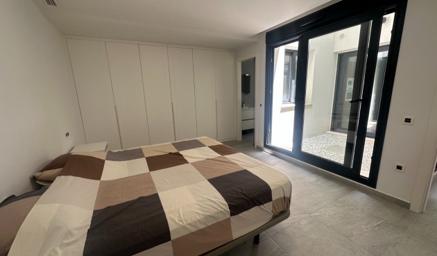 Resale - Villa -
San Miguel de Salinas - Inland