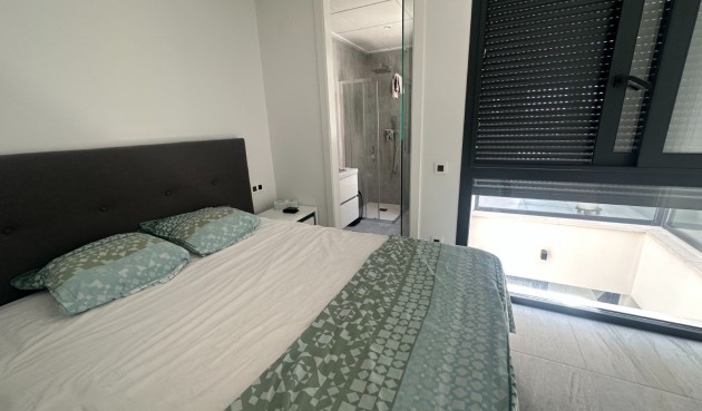 Resale - Villa -
San Miguel de Salinas - Inland