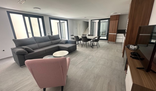 Resale - Villa -
San Miguel de Salinas - Inland