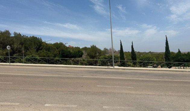 Resale - Villa -
San Miguel de Salinas - Inland