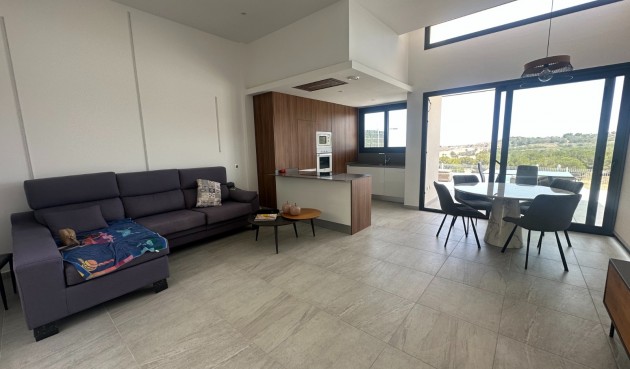 Resale - Villa -
San Miguel de Salinas - Inland