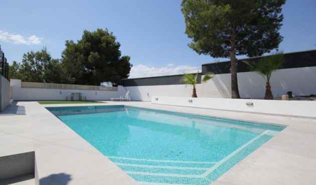 Resale - Villa -
La Nucía - Costa Blanca