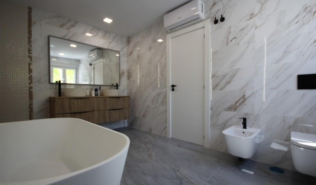 Resale - Villa -
La Nucía - Costa Blanca