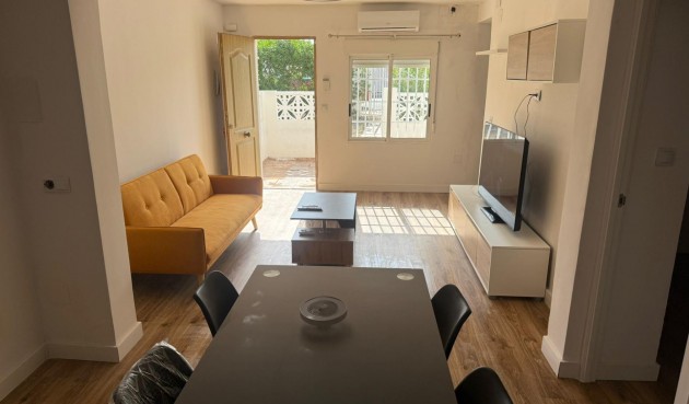 Återförsäljning - Town House -
Torrevieja - La Siesta - El Salado - Torreta