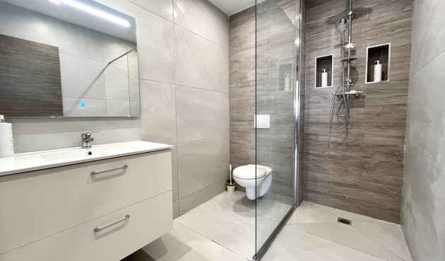 Resale - Villa -
San Miguel de Salinas - Inland