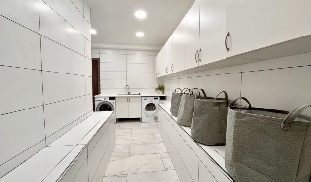 Resale - Villa -
San Miguel de Salinas - Inland