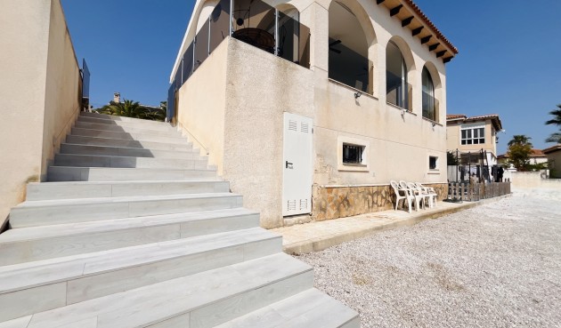 Resale - Villa -
San Miguel de Salinas - Inland